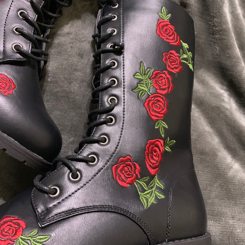 🌹 NEW Rose Embroidered Combat Boots 🌹